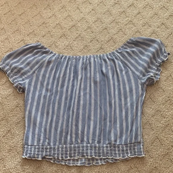 Off the shoulder crop top - Picture 2 of 3